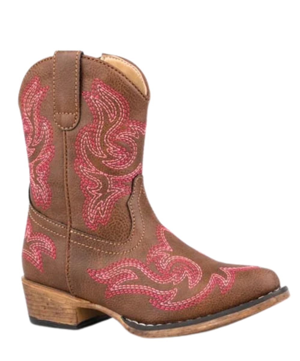 Right angled view of the toddler girl's brown Roper western boot featuring the 6" faux leather shaft, an allover pink western stitch design, side zipper for easy on/off, tpr outsole, and a snip toe