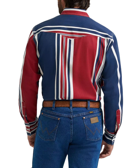 Back view of the men's Americana pearl-snap shirt featuring western yokes.