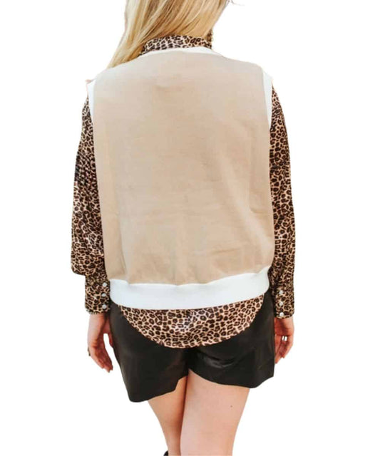 A MILLION BUCKS-a ! desc : ! caption :