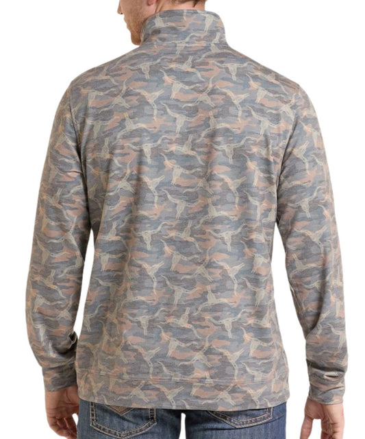 Back view of the men's camo pullover featuring the longhorn steer skull camo print in camel
