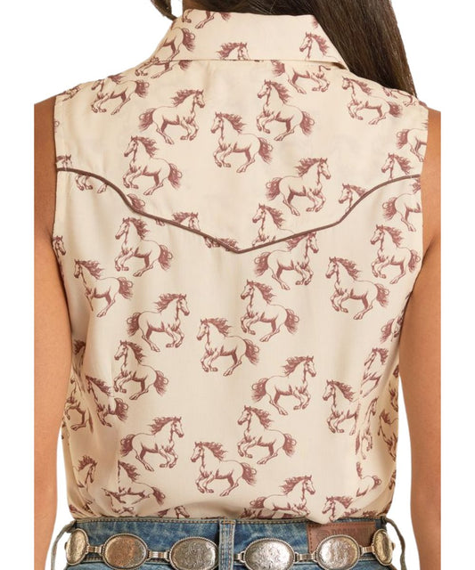 Back view of the women's sleeveless snap shirt featuring the curved western yokes with piping