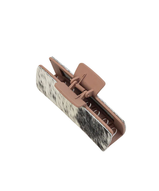 Comfort-wave design, no sharp teeth.