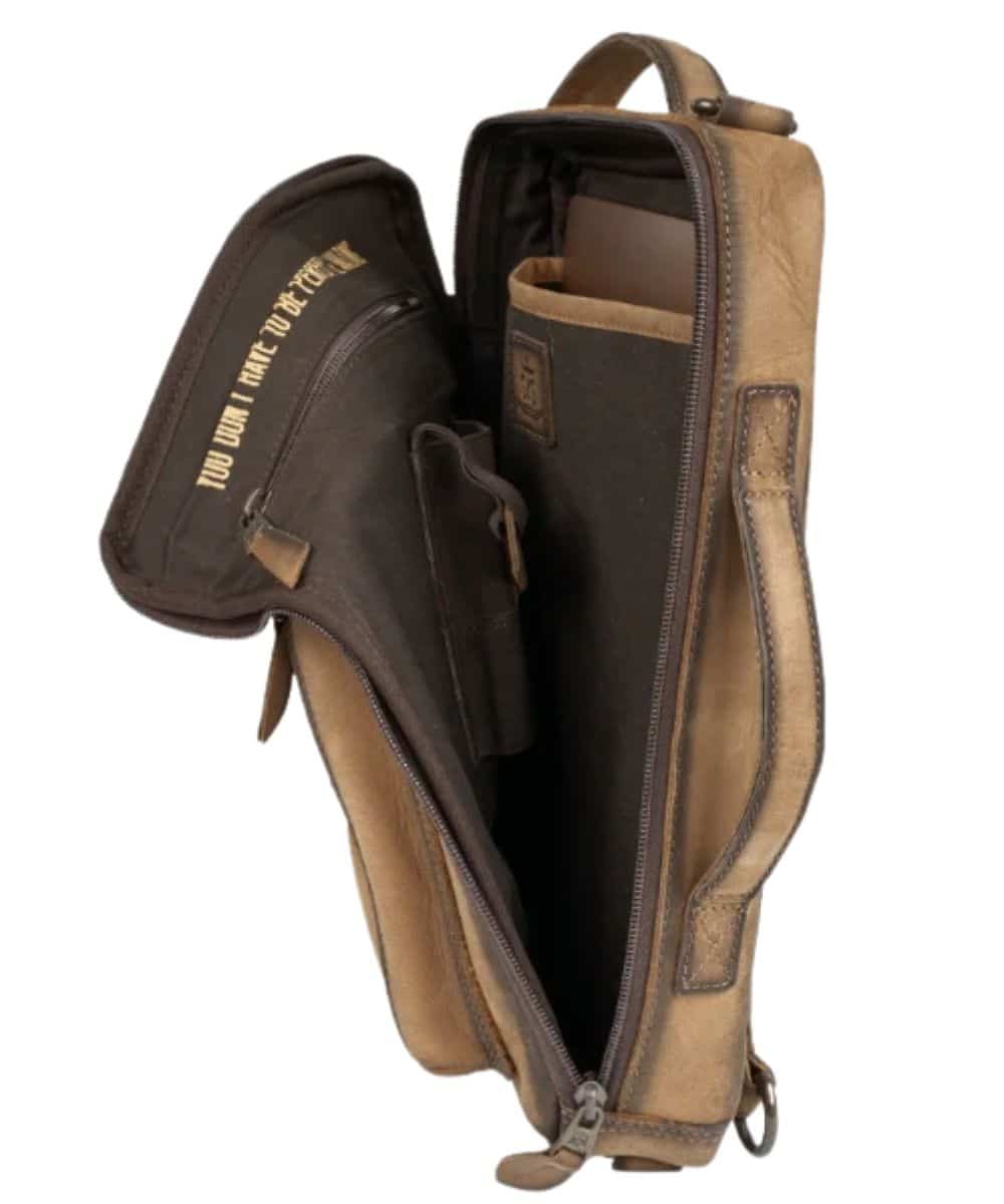 STS31438-a ! desc : ! caption :