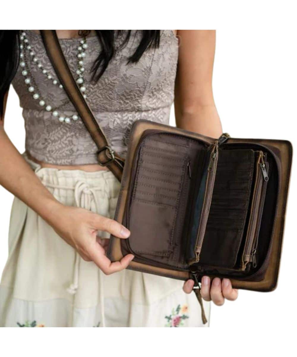 STS Women's Baroness Evie Organizer