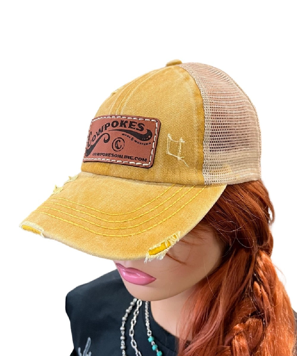 cp ponytail hat pink- ! desc : ! caption :