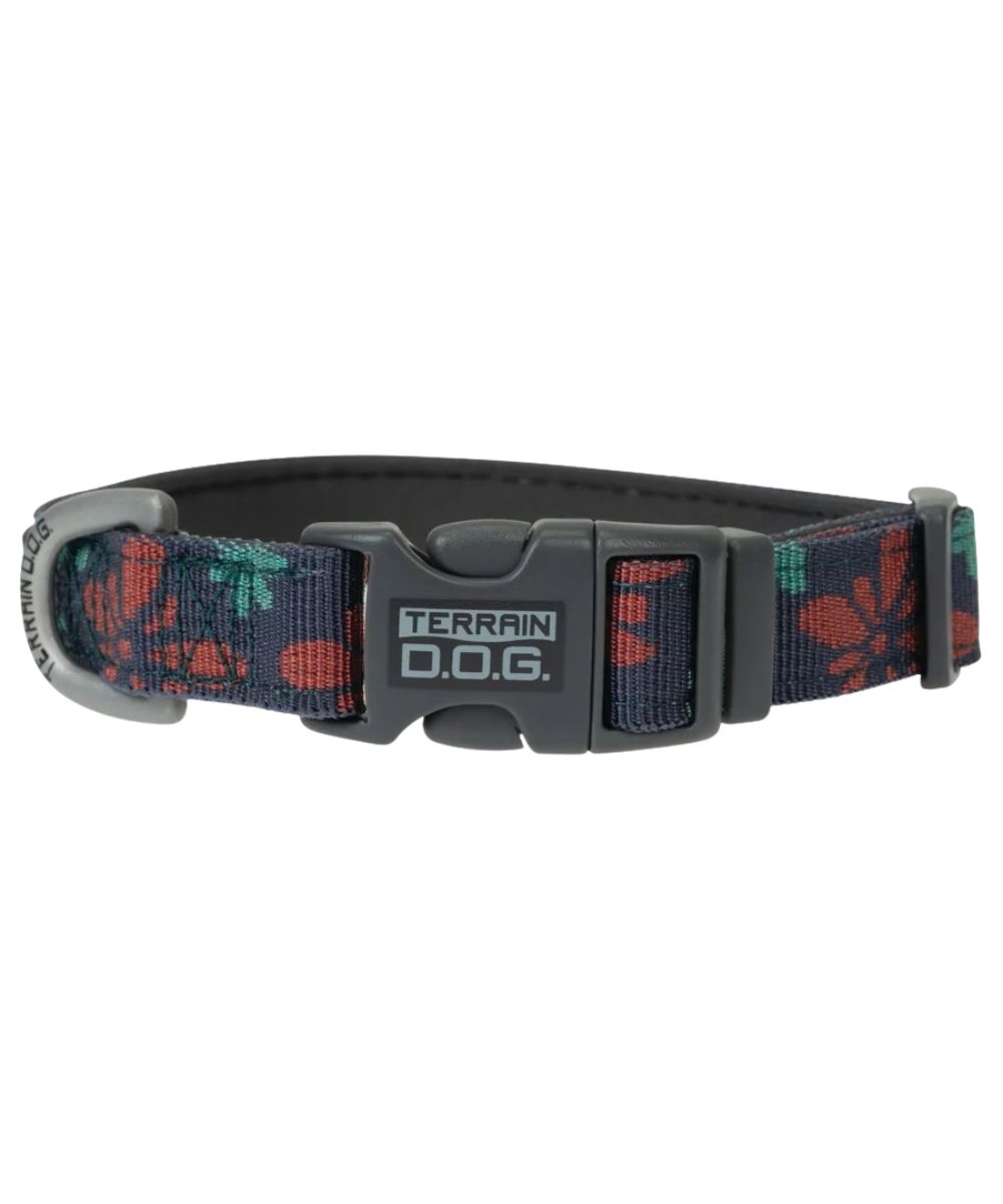 Buckle view of the Terrain D.O.G. Patterned Snap-N-Go Neoprene Lined Dog Collar in sargasso sea flower 