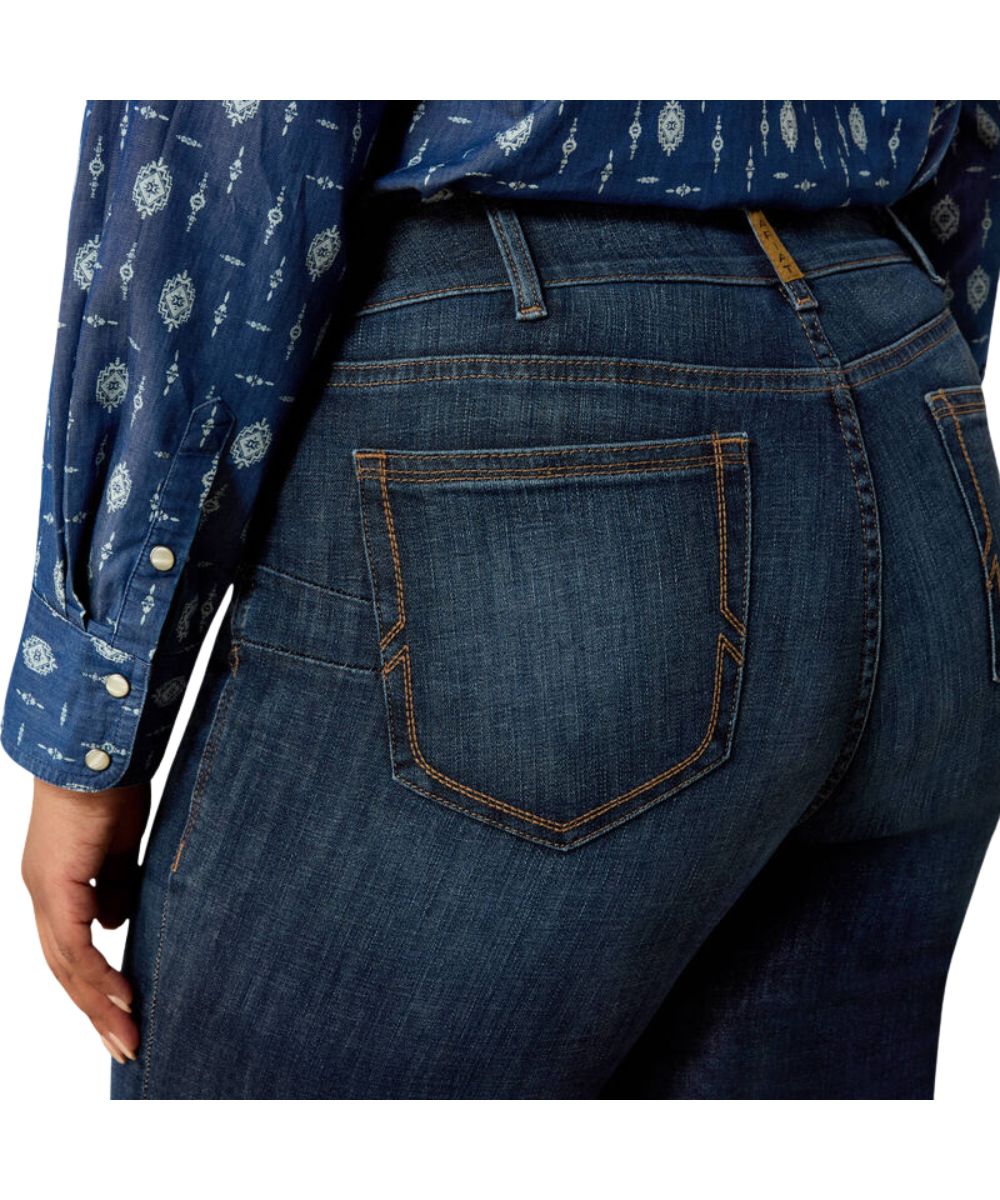 Seam-Stitched Back Pockets