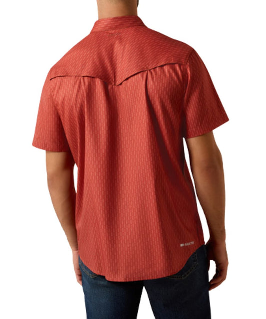Back view of the men's short sleeve snap shirt featuring a vented back yoke