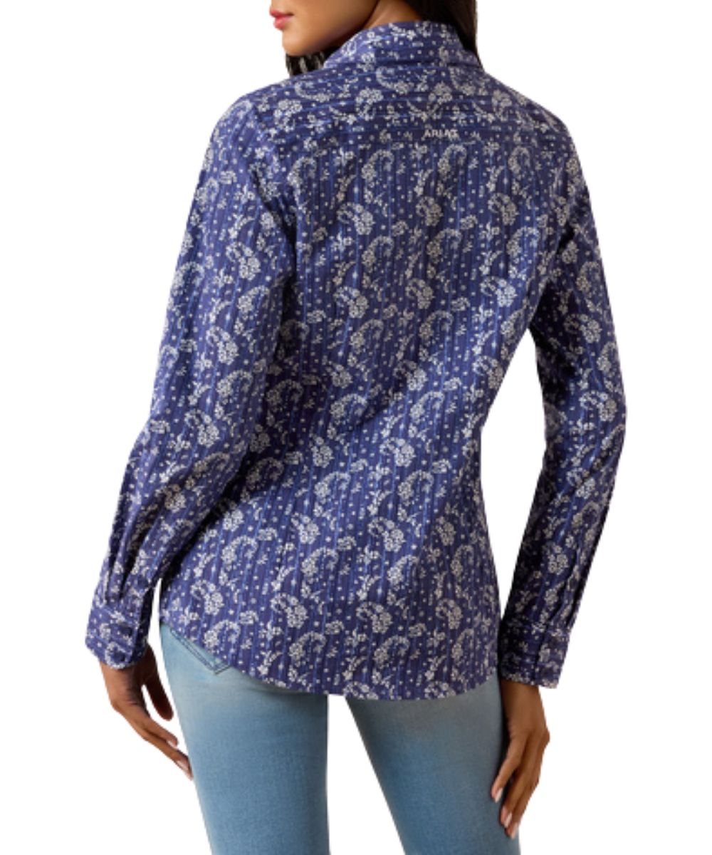 Stretch Poplin Fabric With A Wrinkle Resistant Finish
