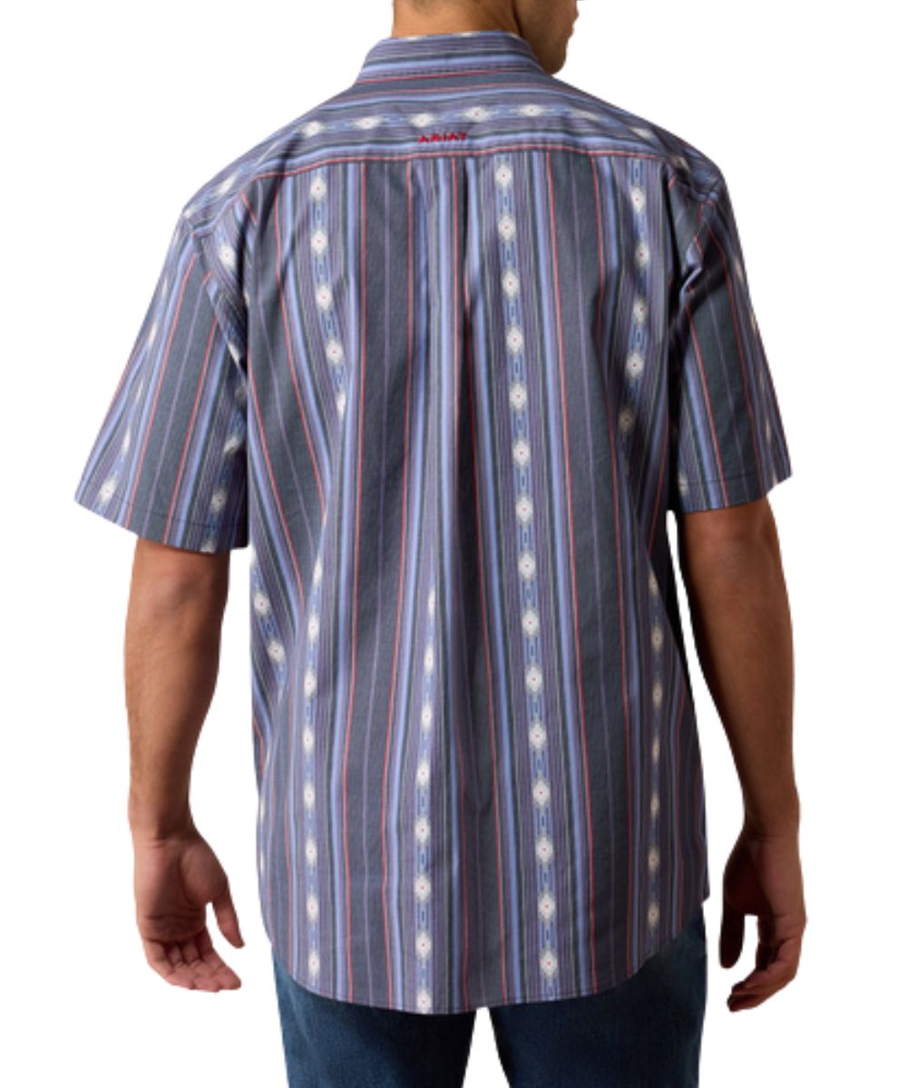 Men's Blue Short Sleeve Button Down Shirt With A Straight Back Yoke And Box Pleat