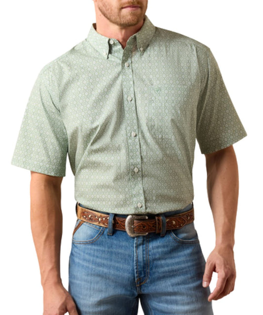 Men's Wrinkle Free Short Sleeve Button Down Shirt