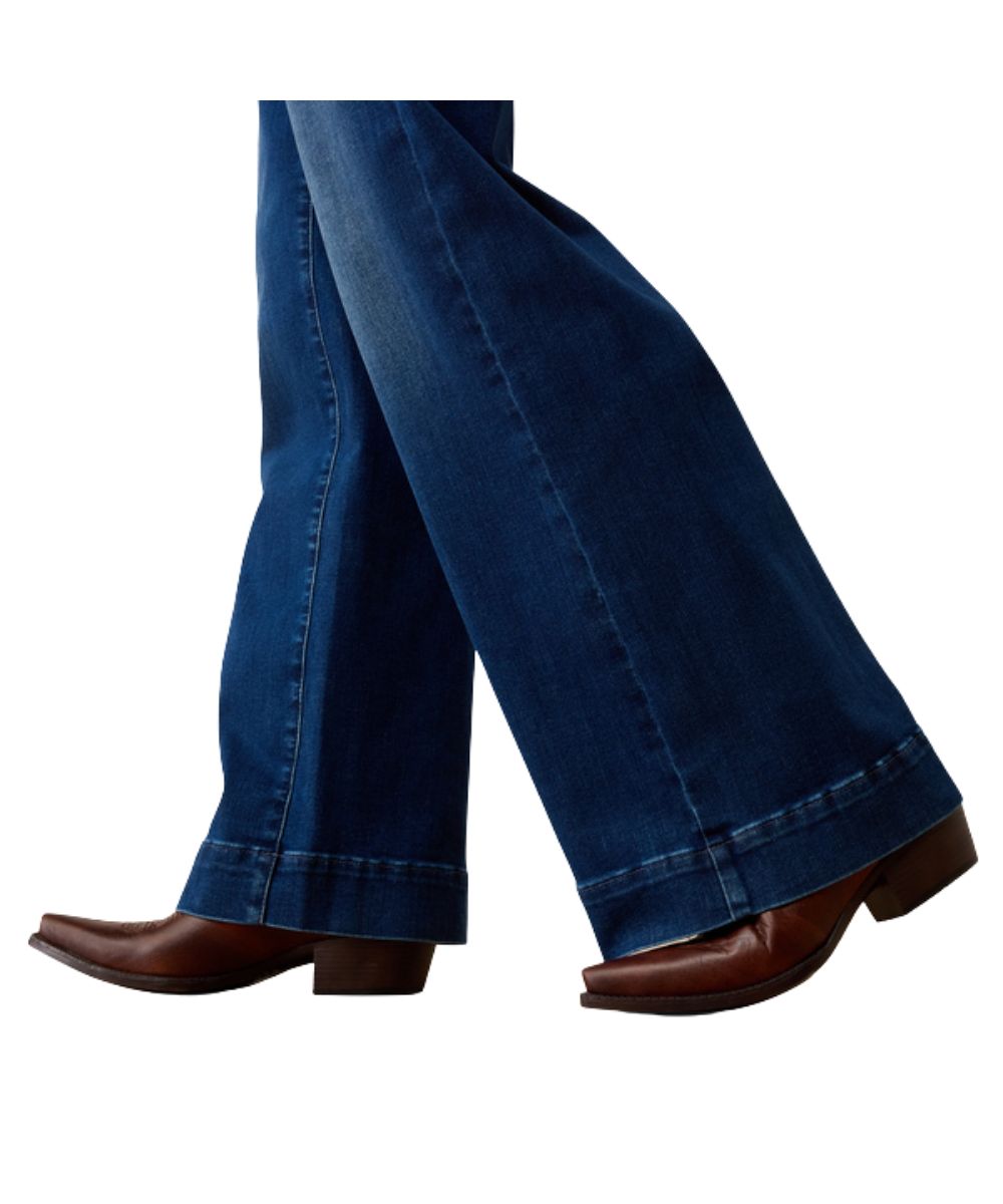 Leg view of the wide leg featuring the trouser hem
