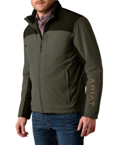 Front view of the men's Ariat Forest Night Pioneer Stretchshell Jacket featuring the zip-up closure, zippered hand and chest pockets, logo embroidery, and lightweight insulation