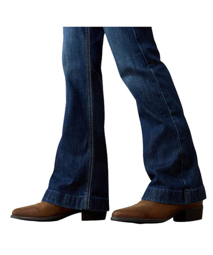 Close-up view of the 18" leg opening and trouser hem