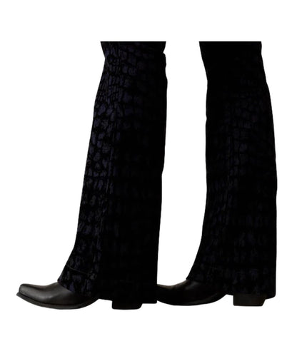 Close-up view of the 21.5" wide leg opening with a trouser hem