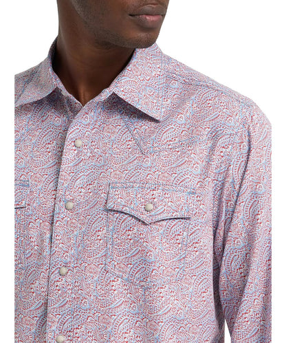 Single point snap flap chest pockets, western yokes, and snap placket.