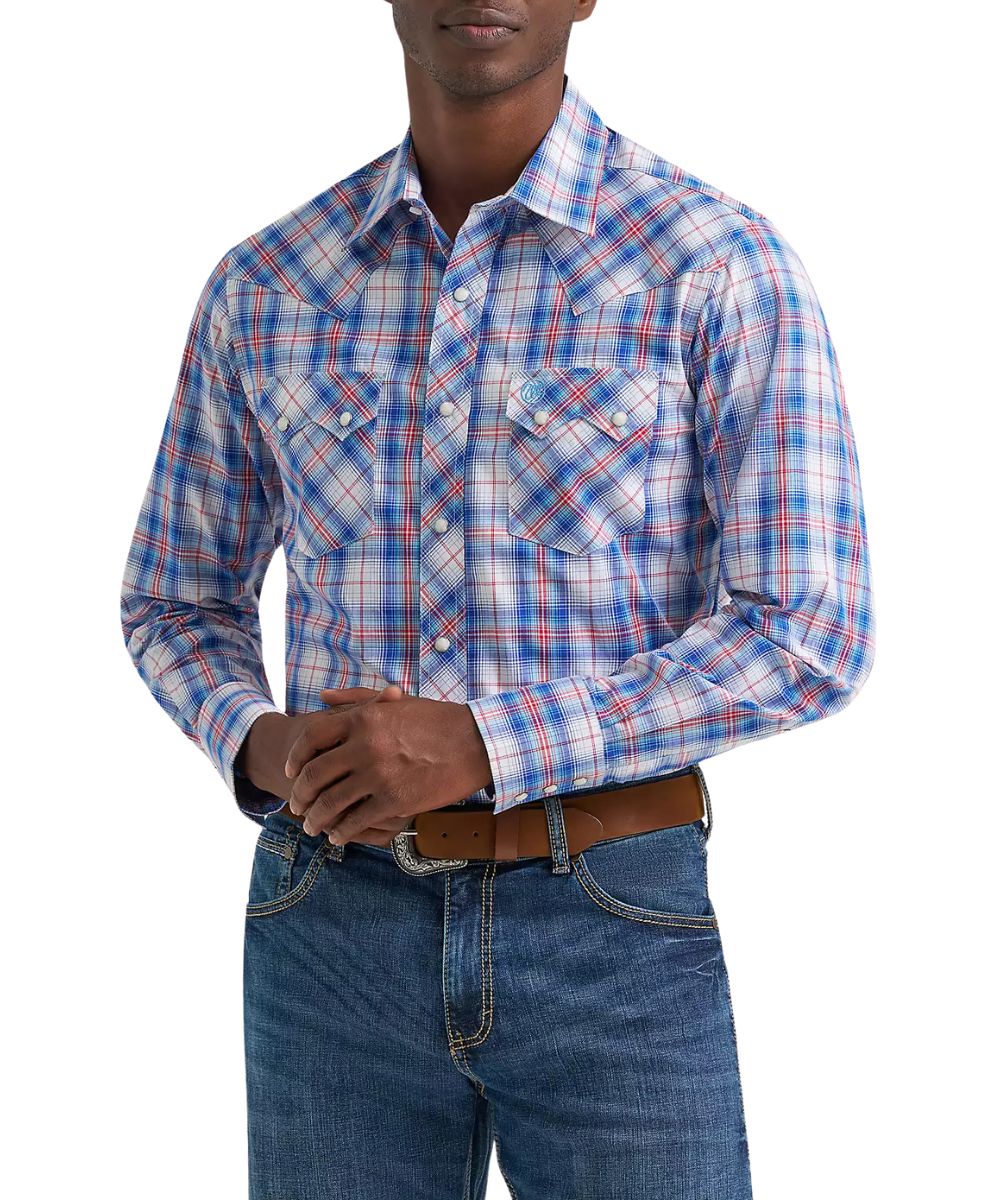 Men's Wrangler slim fit long sleeve western snap shirt featuring spade chest pockets with sawtooth snap flap closures.