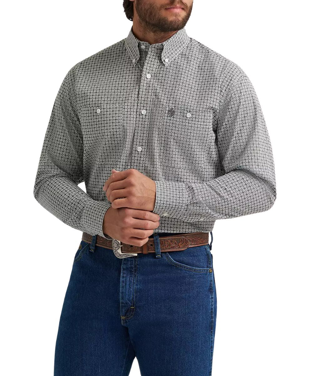 Men's Wrangler relaxed fit long sleeve button down shirt in a grey board geometric print from the George Strait collection.