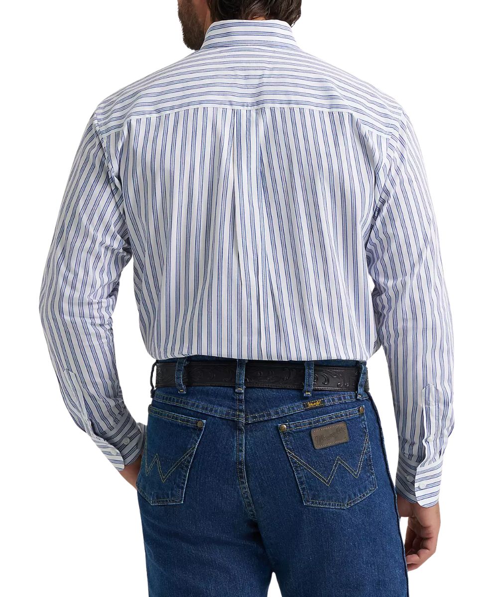 Back view of the George Strait button down featuring a straight back yoke with box pleat and two-button adjustable cuffs. 