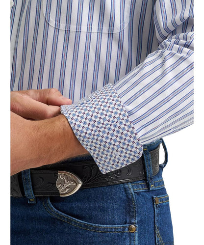 Contrast interior trim under cuffs.