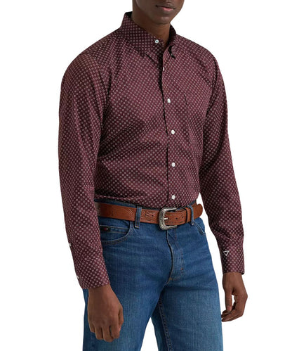 Front view of the men's cody johnson one pocket button down featuring the geometric print on the wine shirt