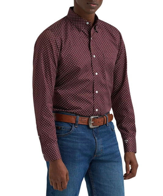 Front view of the men's cody johnson one pocket button down featuring the geometric print on the wine shirt