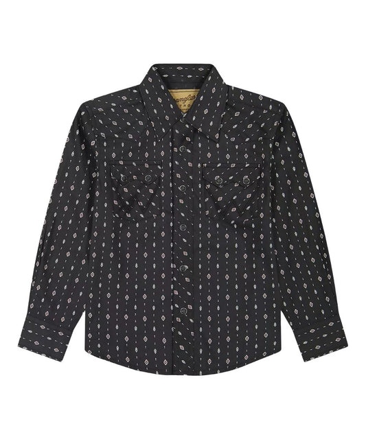 Flat view of the boy's Wrangler Retro Obsidian Chain Black Snap Shirt featuring the long sleeves, slim fit, and chest pockets