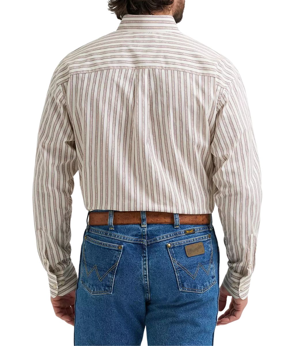 Back view of the men's george strait rusted stripe shirt featuring the straight back yoke and box pleat