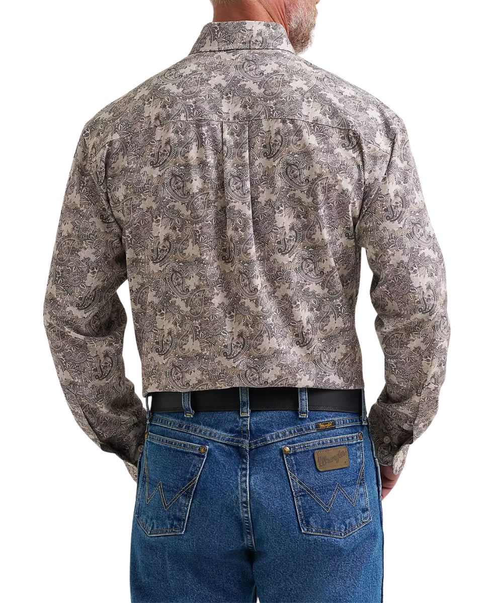 Back view of the men's relaxed fit performance button down shirt featuring the straight back yoke with a box pleat and the vanilla paisley print
