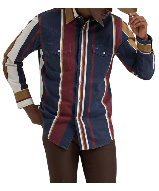 Front view of the men's Wrangler Vintage-Inspired Brushpopper Western Snap Work Shirt featuring the chest pockets with a hidden pen slot, pearl snaps, and contrast spread collar