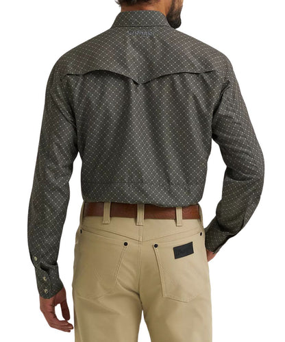 Back view of the men's long sleeve western snap shirt featuring the geometric print and vented back yoke with mesh lining