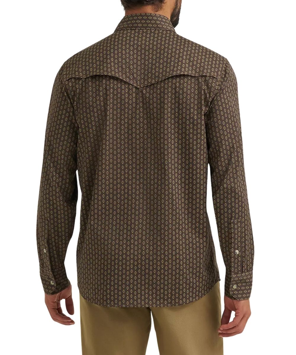Back view of the men's coffee brown long sleeve snap shirt featuring the vented back yoke with a mesh lining