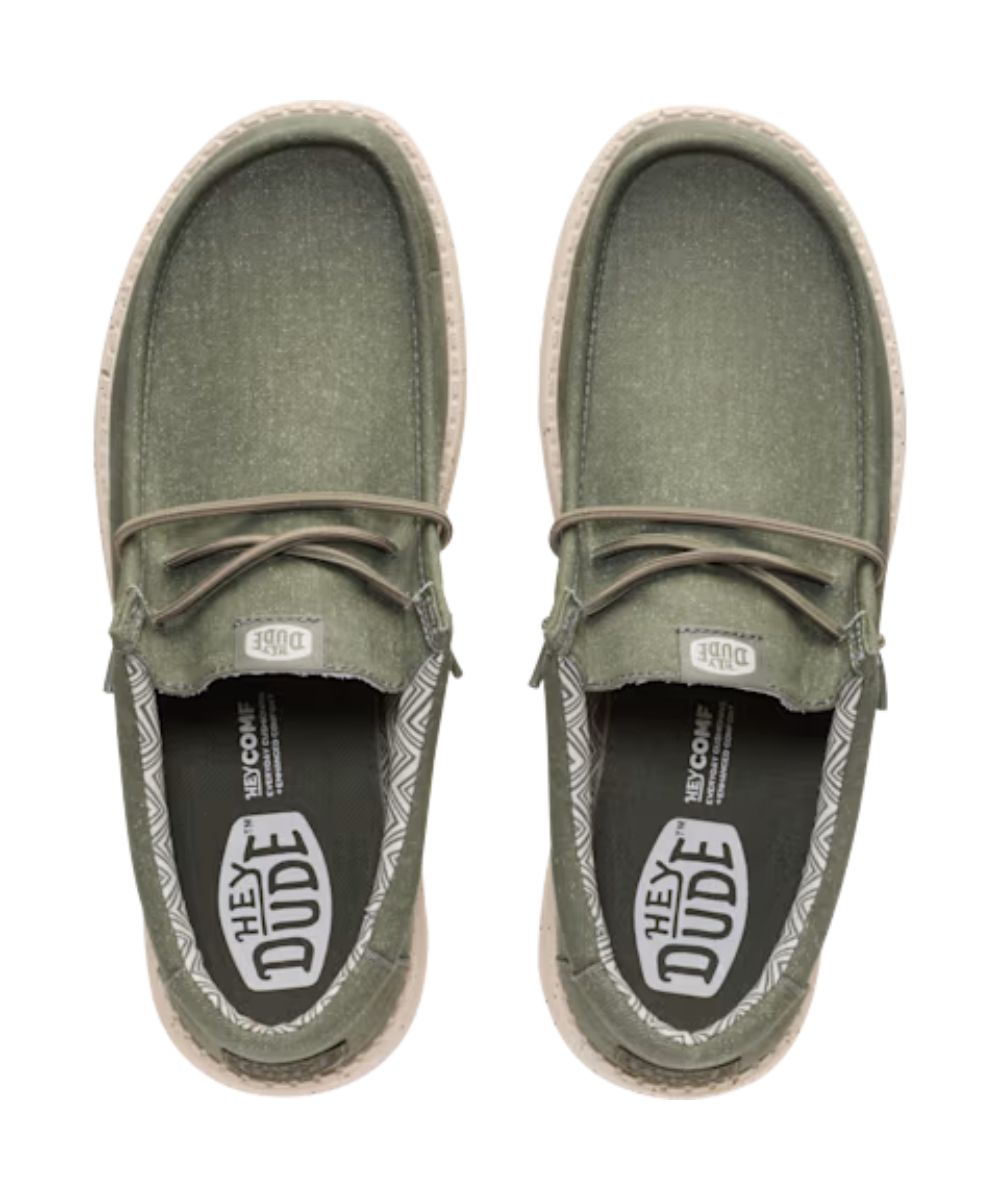 Aeriel view of the men's wally shoe featuring an easy-on system with elastic laces and a moc toe