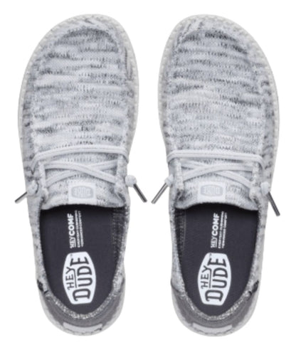 Aeriel view of the women's wendy shoe featuring an easy-on system with elastic laces and a moc toe
