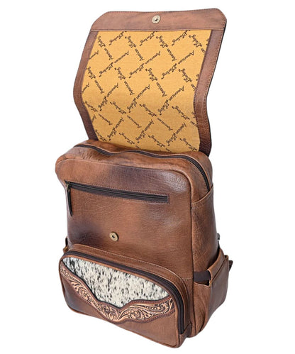 American Darling logo liner under magnetic snap flap, 2 exterior front zip pockets, side slip pockets, and a spacious main zipper compartment.
