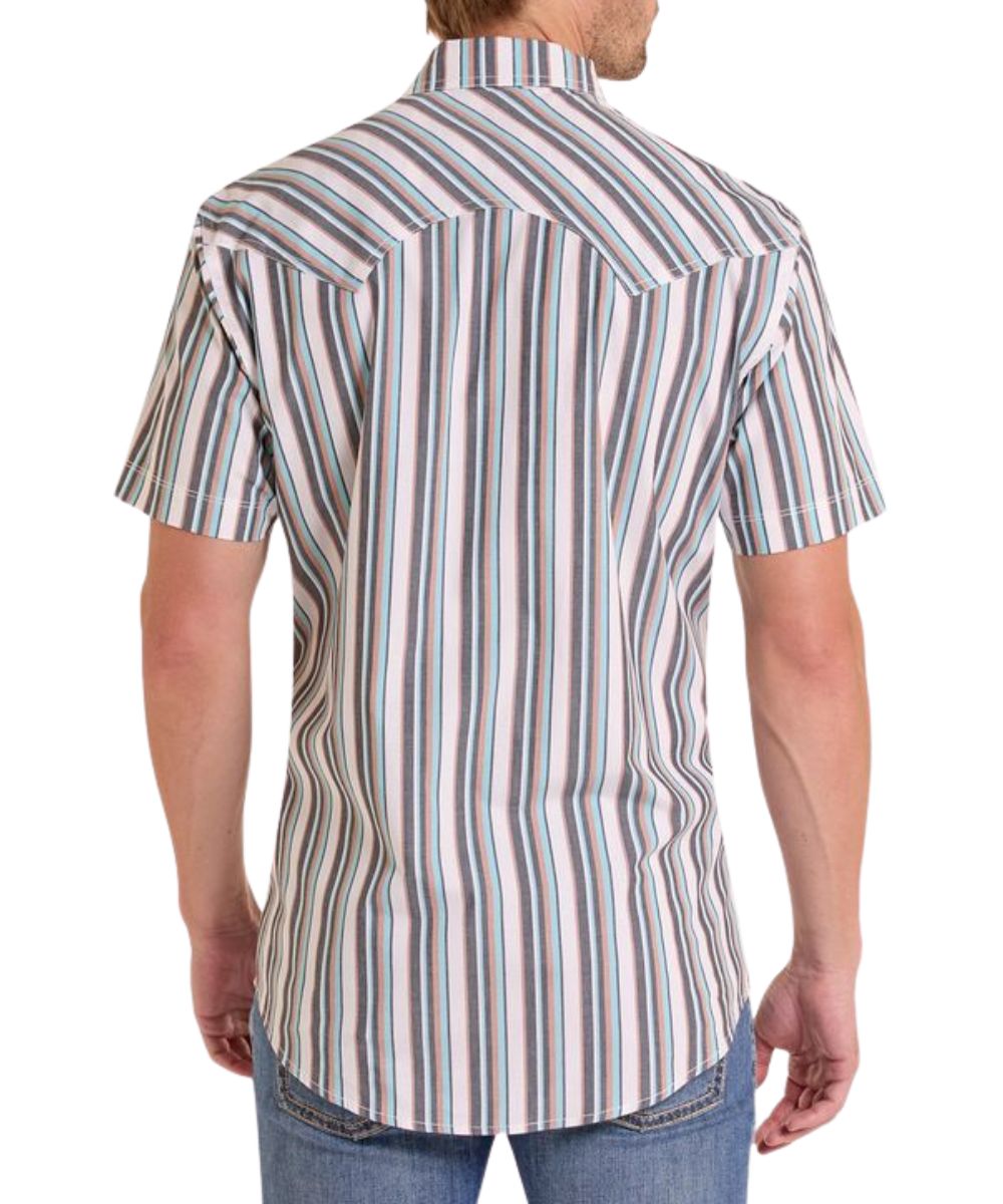 Double Pointed Back Yoke On The Men's Short Sleeve Turquoise Snap Shirt