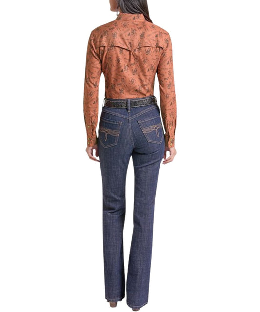 Back view of the women's rust cowgirl tekwestern snap shirt featuring the long sleeves, vented back yoke, moisture wicking, and upf 50+ sun protection fabric 