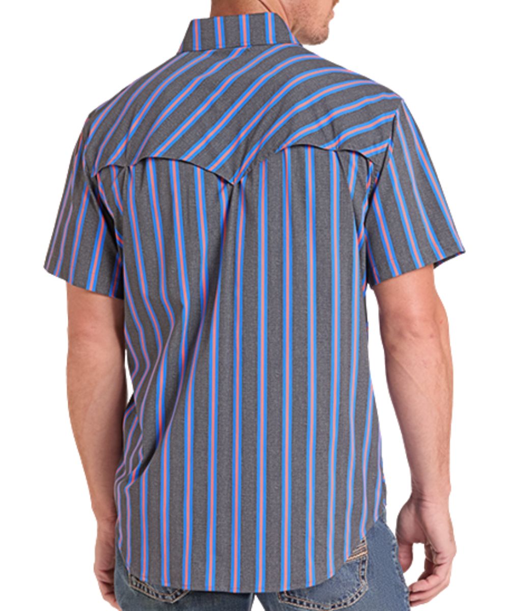 Back view of the men's short sleeve snap shirt featuring the vented back yoke