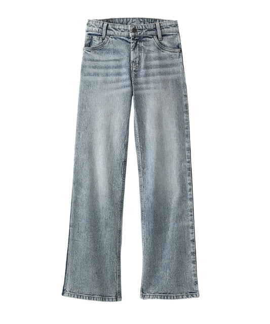 Front view of the little girl's light stonewashed wide leg jean