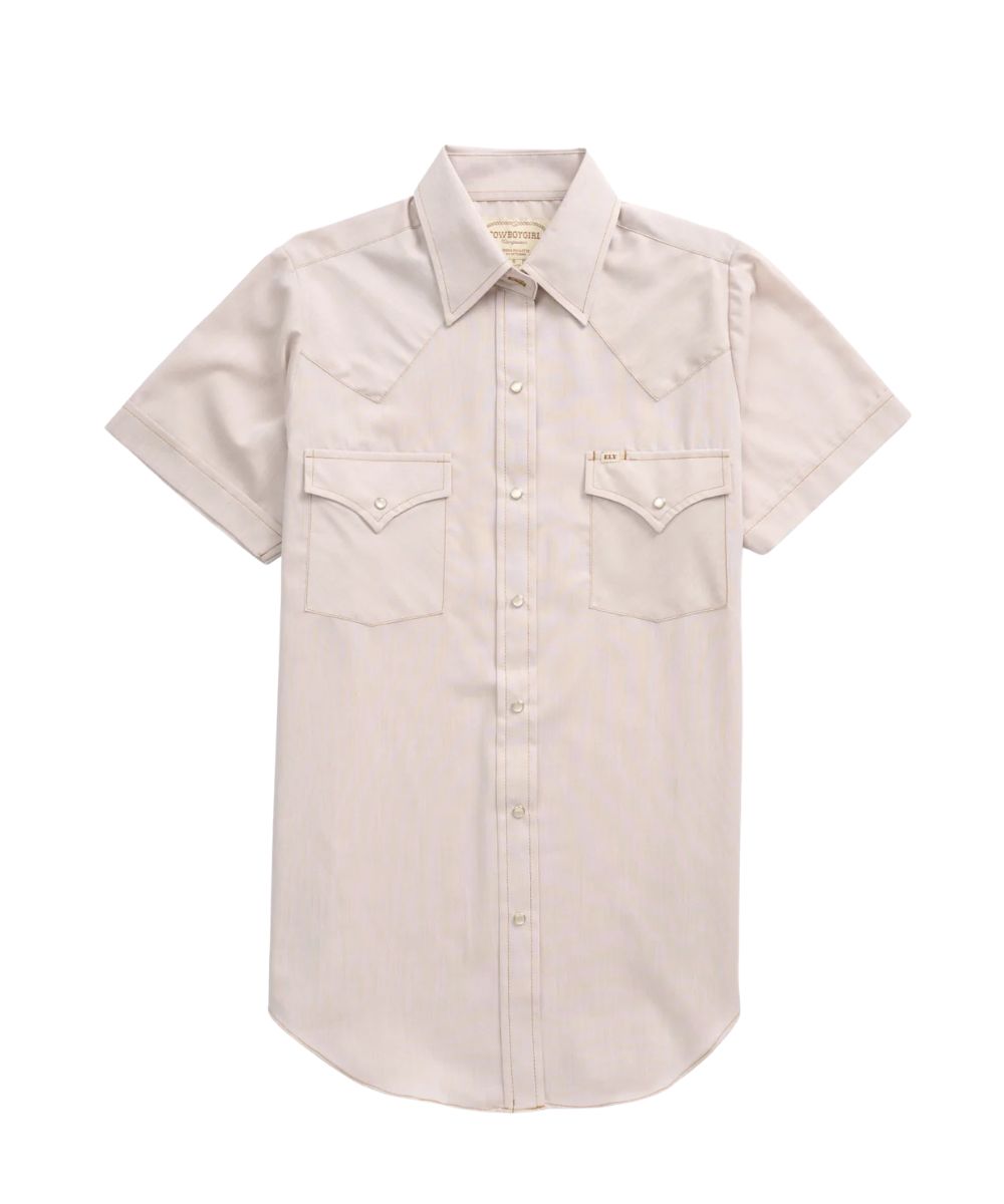 Front view of the women's dust chambray short sleeve snap shirt