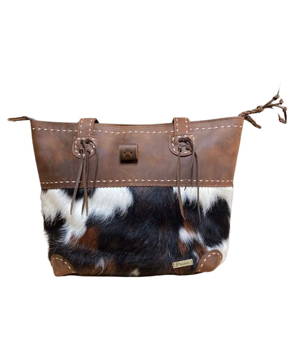 CHEYENNE-JACKSON-a ! desc :  ! caption :