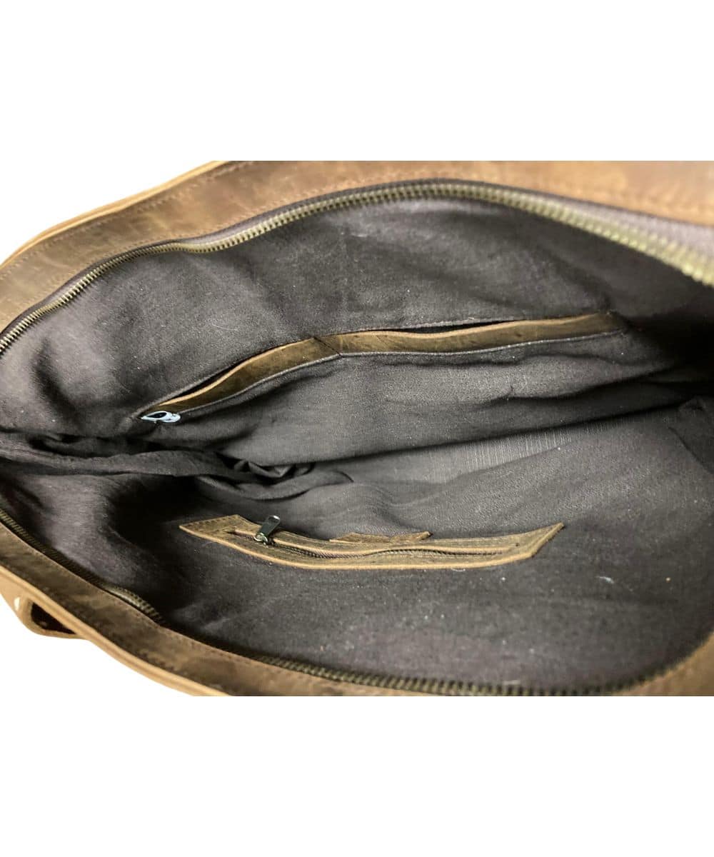 CHEYENNE-JACKSON-a ! desc :  ! caption :