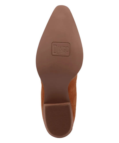 Sole view of the rubber outsole