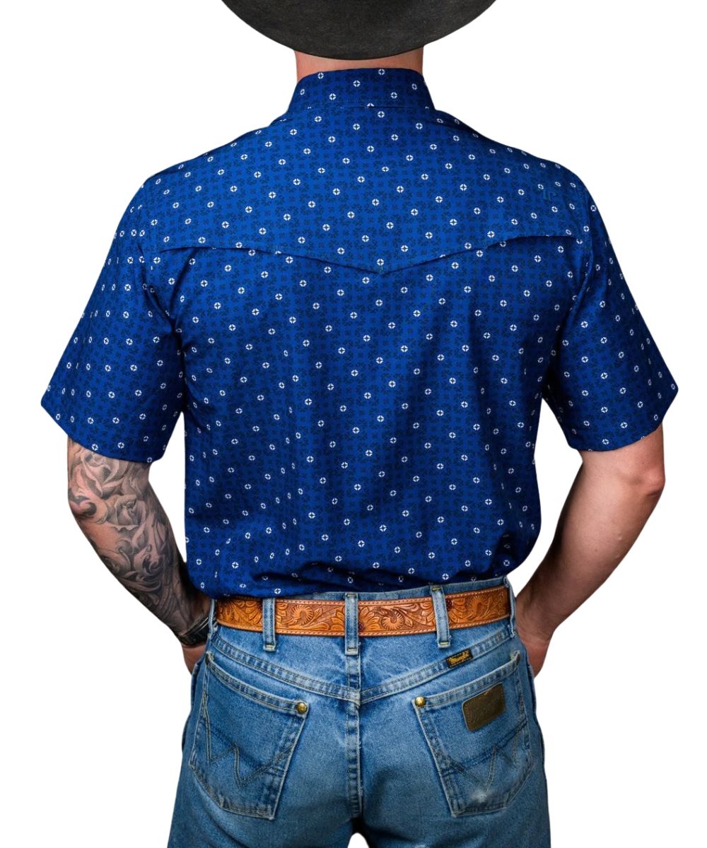 Back view of the men's lightweight, breathable short sleeve pearl snap shirt featuring the single point vented back yoke