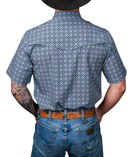 Back view of the men's blue short sleeve pearl snap shirt featuring the geometric print and vented back yoke