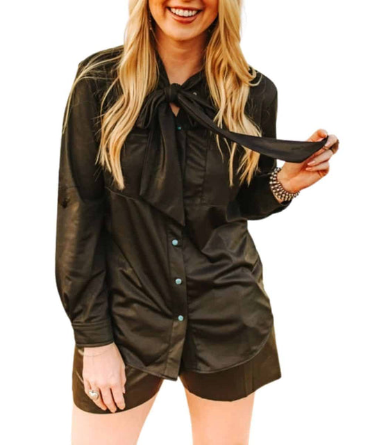 LEATHER OUTLAW-a ! desc :  ! caption :