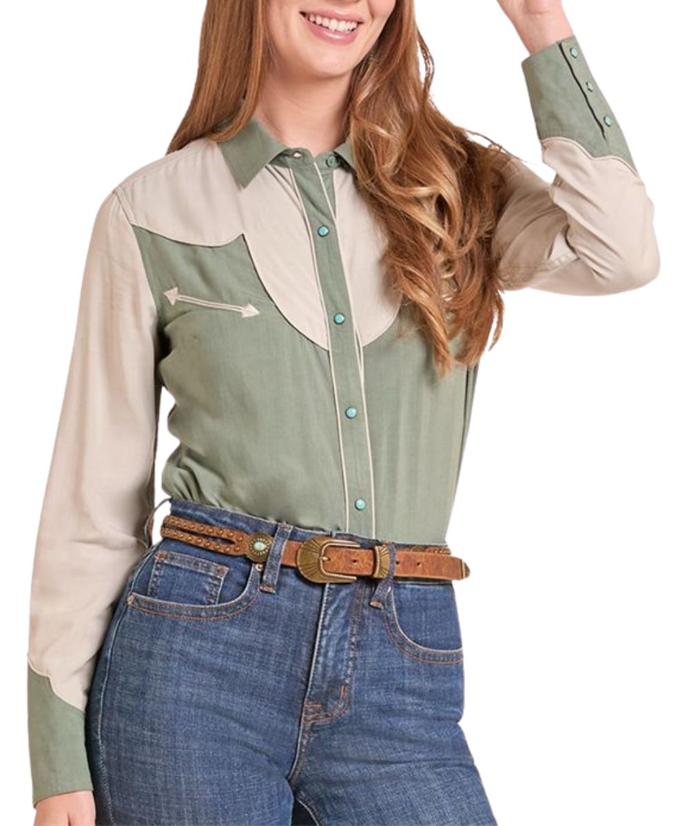 Front view of the women's Panhandle Slim Two Tone Retro Snap Shirt featuring the olive and white color blocked details and faux smile chest pockets