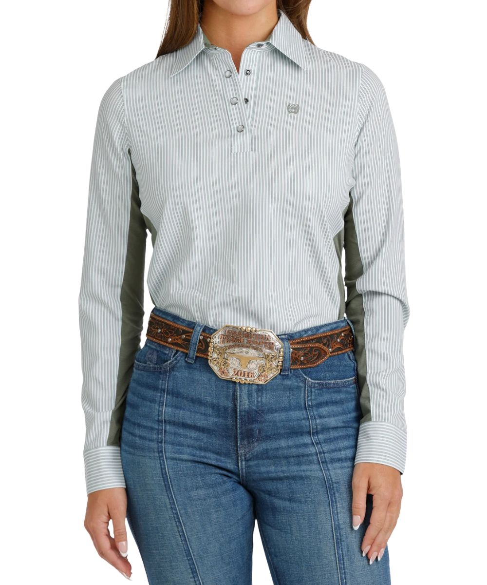Front view of the women's white & green 1/4 snap hybrid Cinch shirt featuring the long sleeves, spread collar, and solid green seersucker side panels