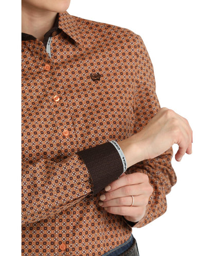 Cinch Women's Coral Geometric Contrast Button Down Shirt
