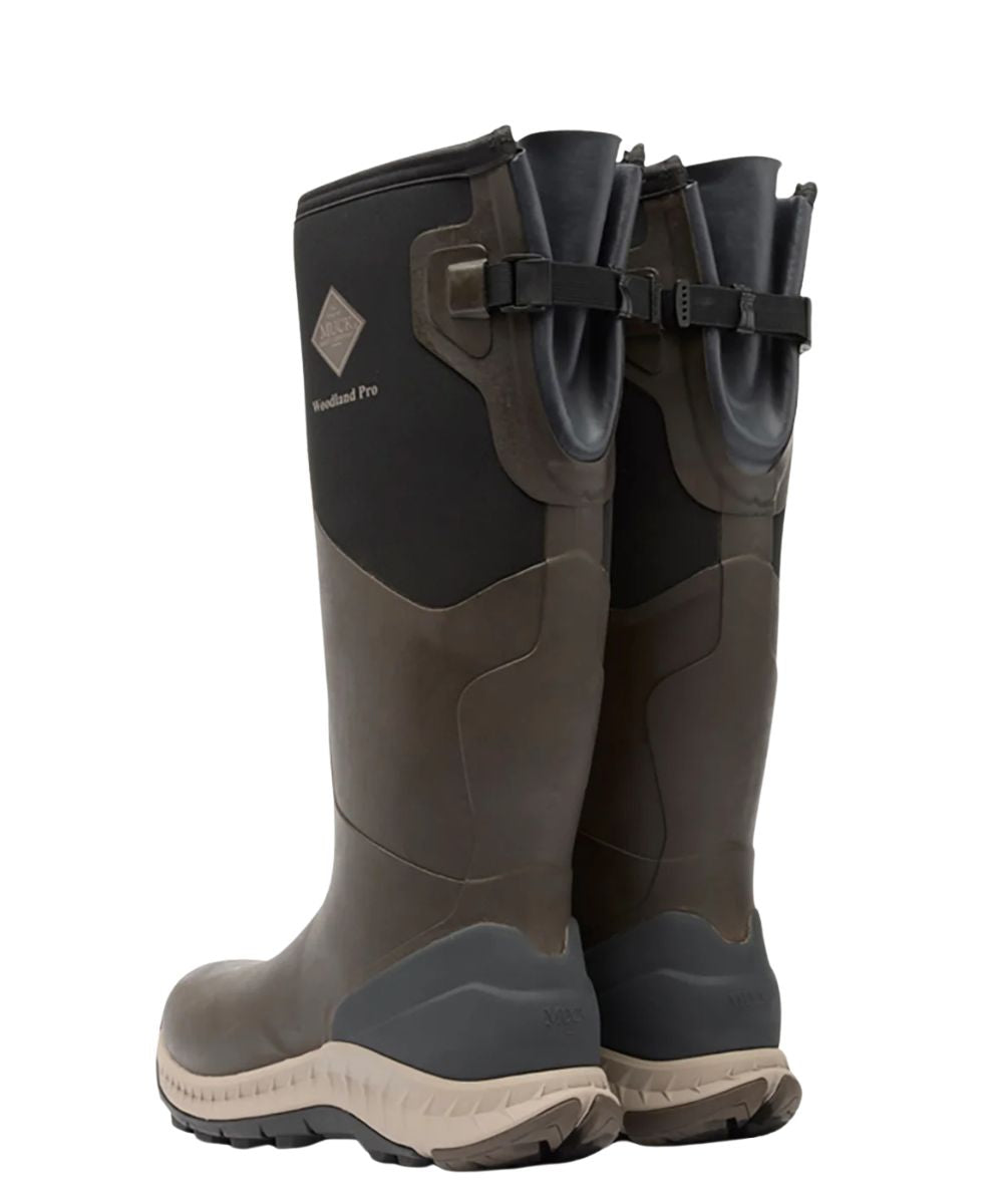 Heel view featuring the adjustable calf gussets for adjustable calf width